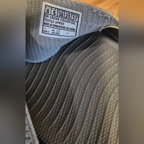 Skechers Women's 8 On The Go Silver Goga Mat Slide Sandals EUC - Picture 11 of 11